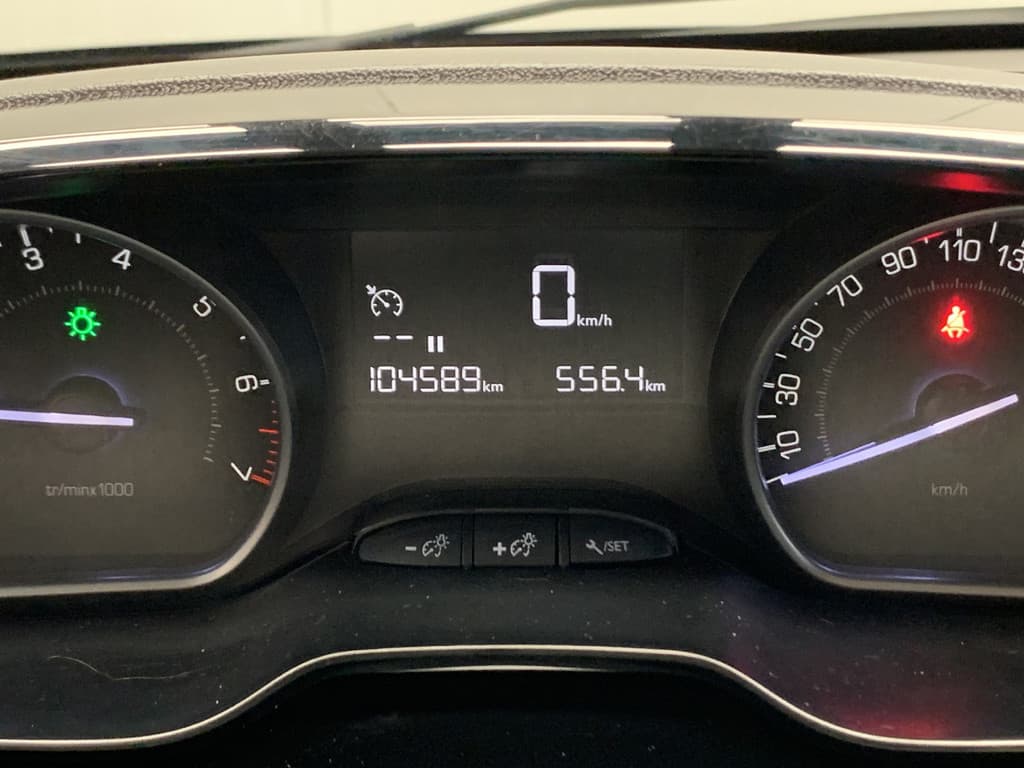 Peugeot 208 1.2 PureTech Signature thumbnail 4