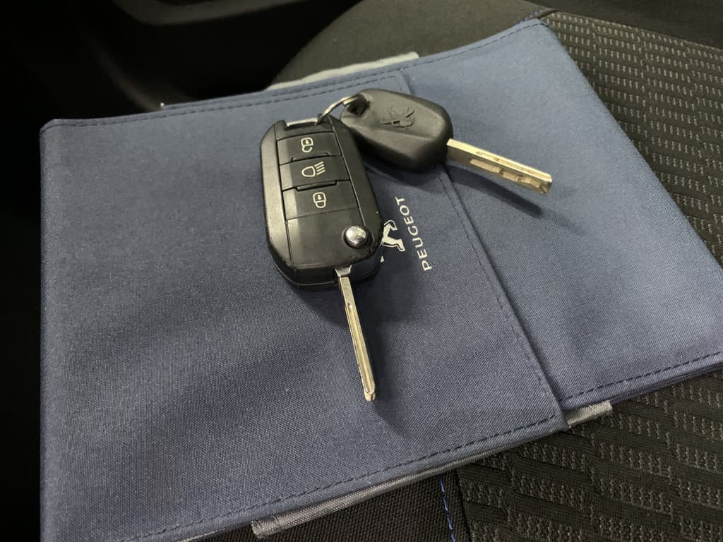 Peugeot 208 1.2 PureTech Signature thumbnail 7