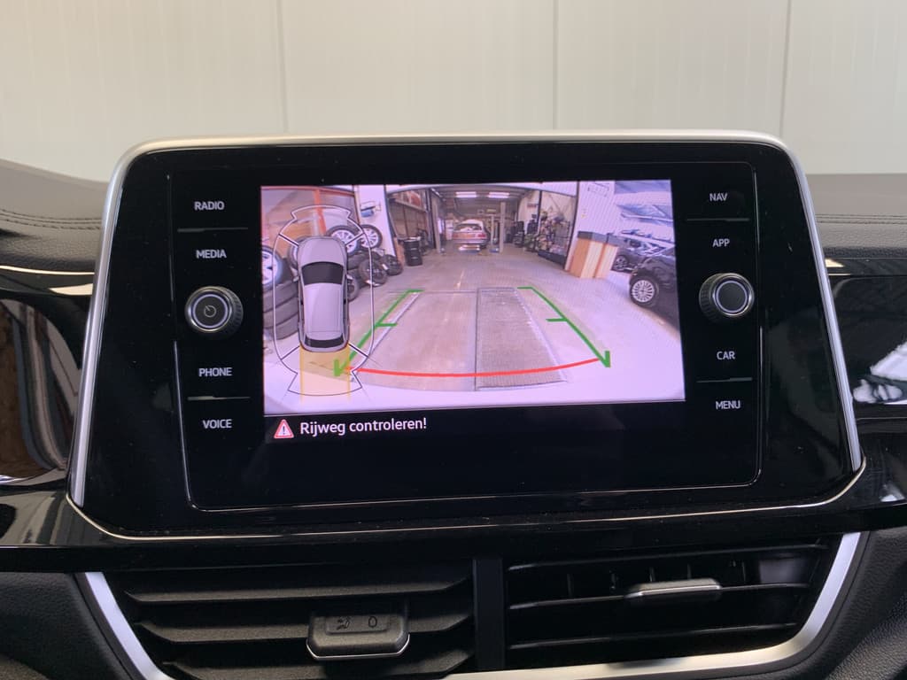 Volkswagen T-Roc 1.5 TSI R-Line 150PK thumbnail 34