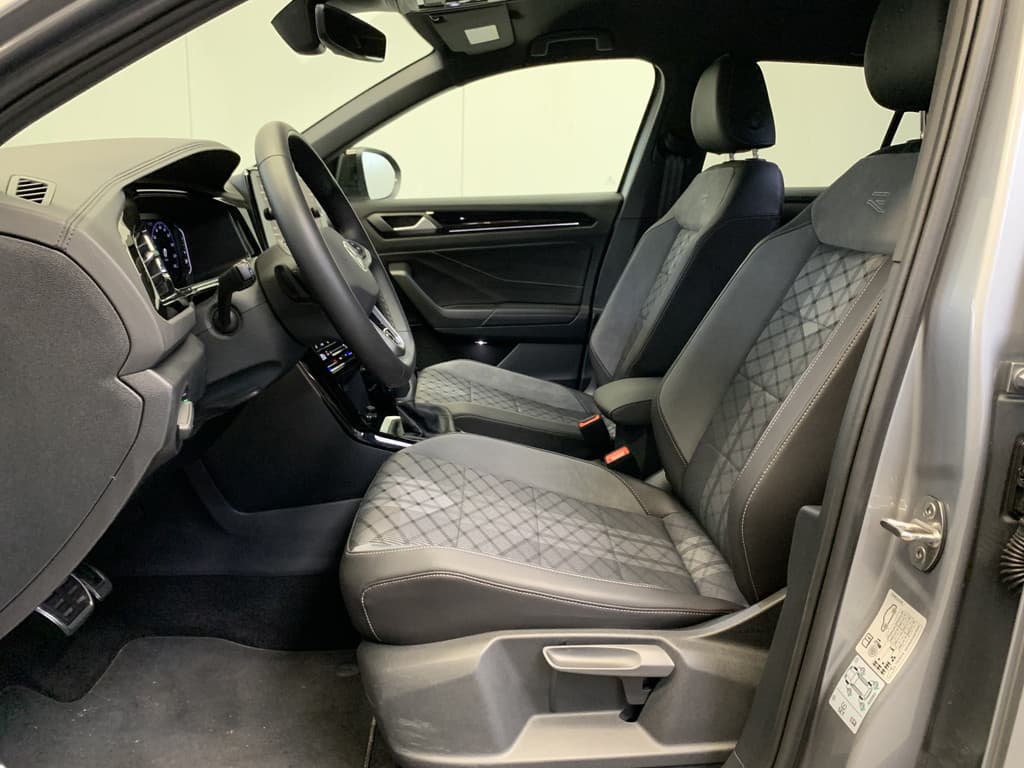 Volkswagen T-Roc 1.5 TSI 150PK R-Line Black Line thumbnail 2