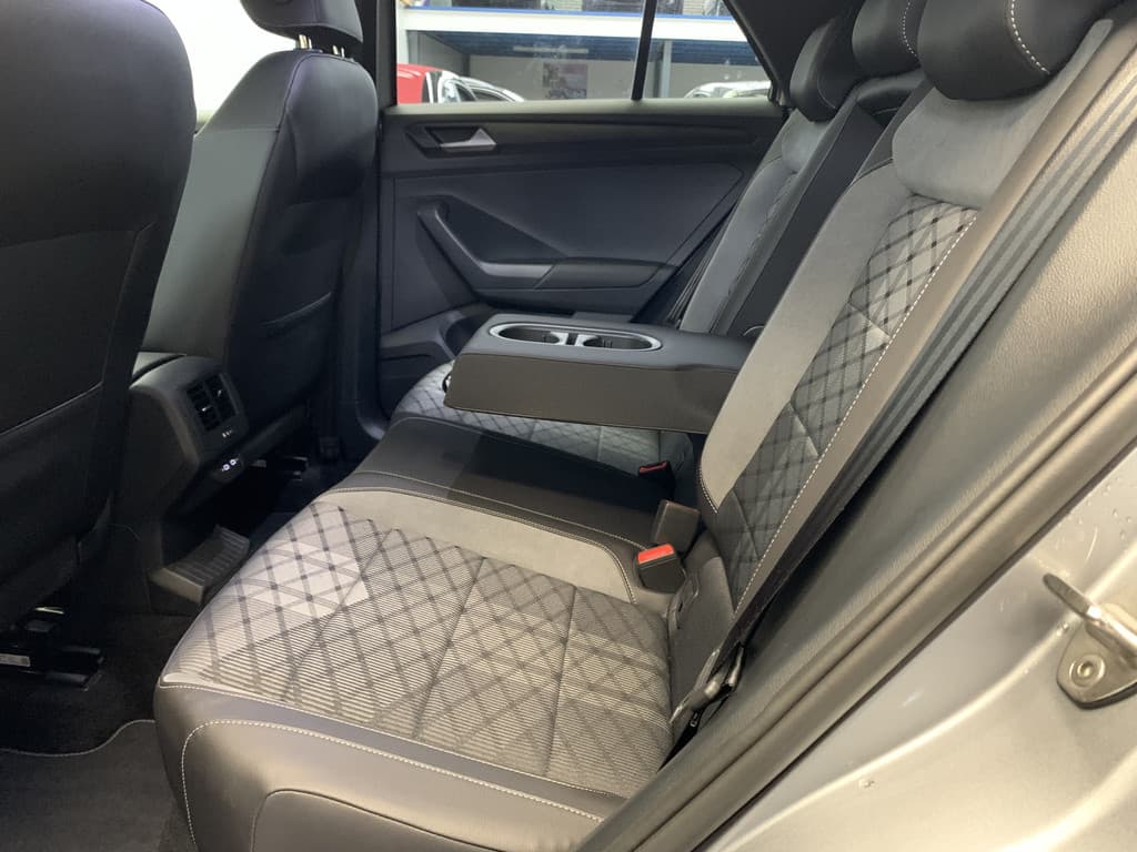 Volkswagen T-Roc 1.5 TSI 150PK R-Line Black Line thumbnail 55