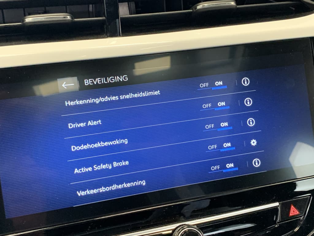 Opel Corsa 1.2 GS Sport thumbnail 36