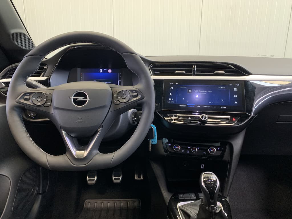 Opel Corsa 1.2 GS Sport thumbnail 4