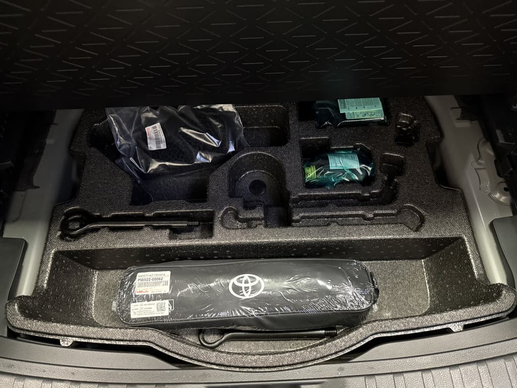 Toyota RAV4 2.5 Hybrid Style thumbnail 41