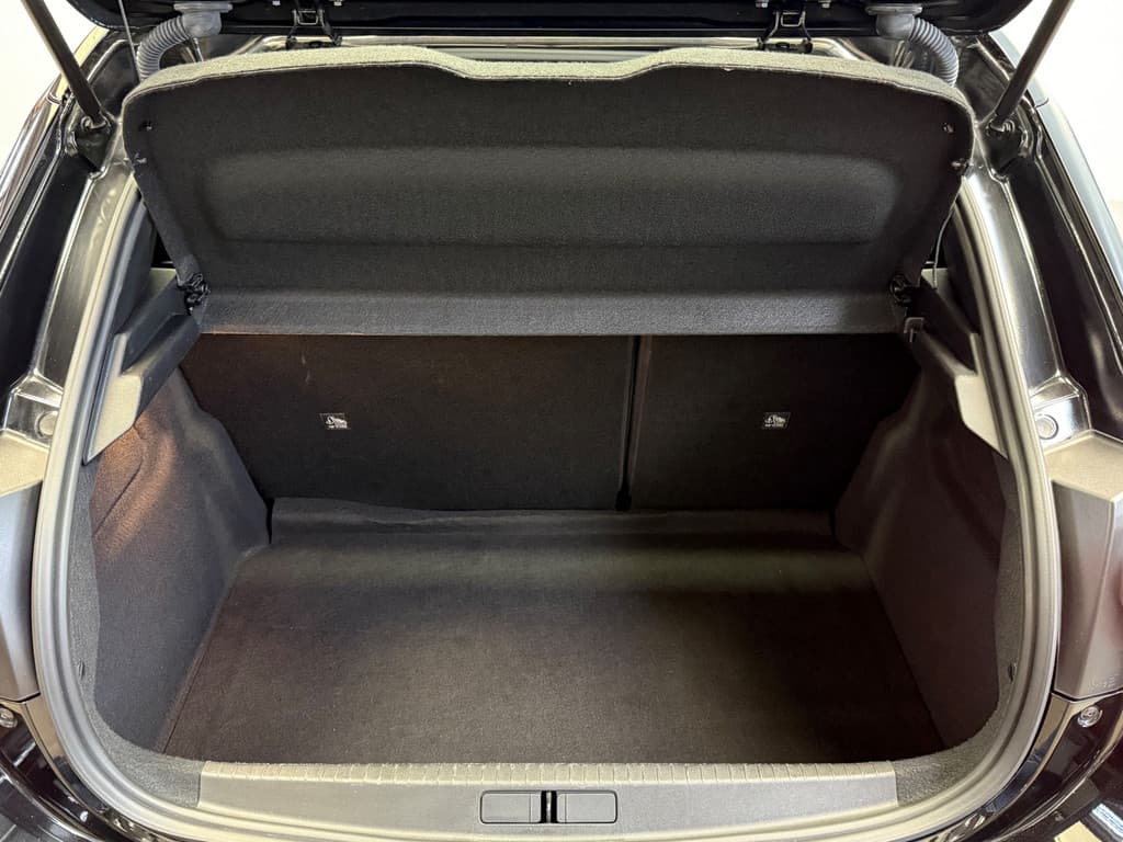 Opel Corsa 1.2 Turbo GS thumbnail 37