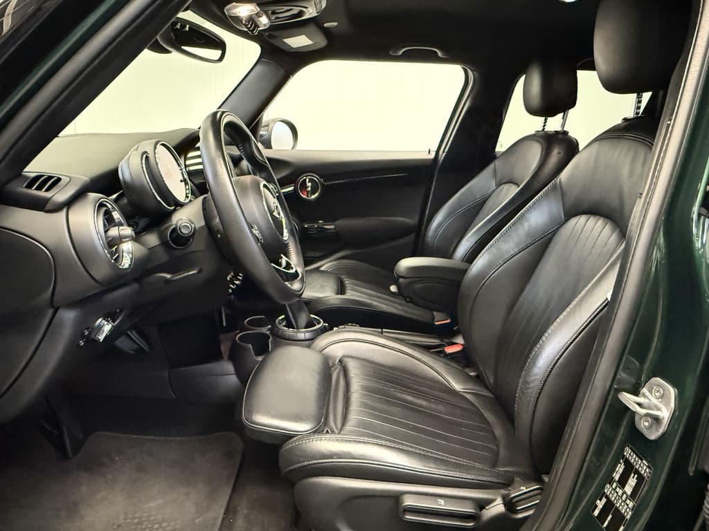 MINI Mini 1.5 Cooper Chili Serious Business thumbnail 2