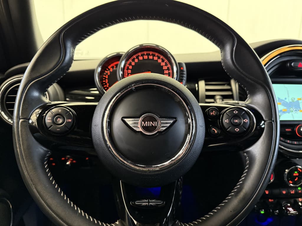 MINI Mini 1.5 Cooper Chili Serious Business thumbnail 20