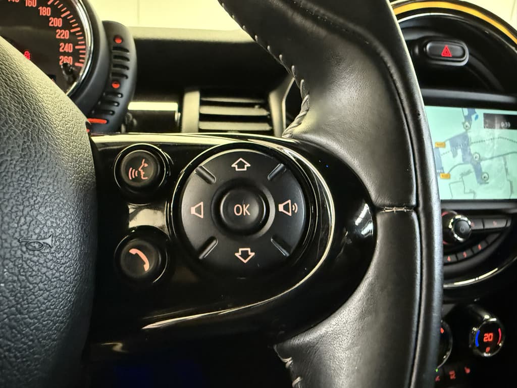 MINI Mini 1.5 Cooper Chili Serious Business thumbnail 21