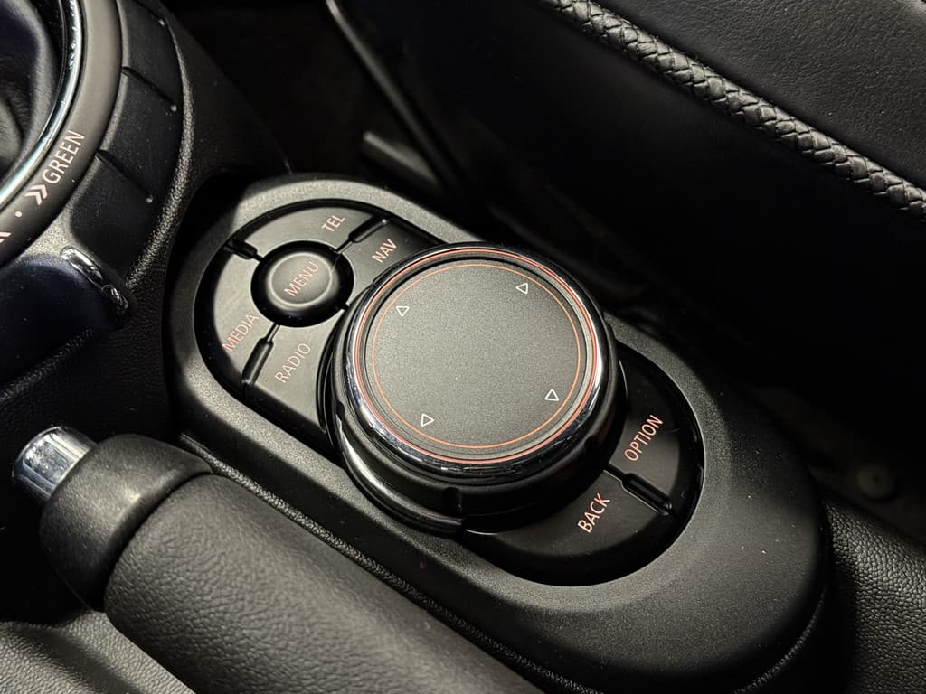 MINI Mini 1.5 Cooper Chili Serious Business thumbnail 22