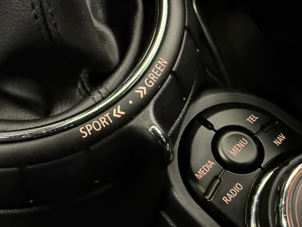 MINI Mini 1.5 Cooper Chili Serious Business thumbnail 27