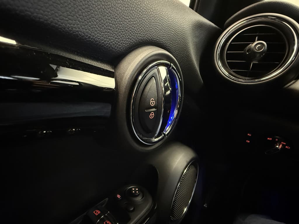 MINI Mini 1.5 Cooper Chili Serious Business thumbnail 34