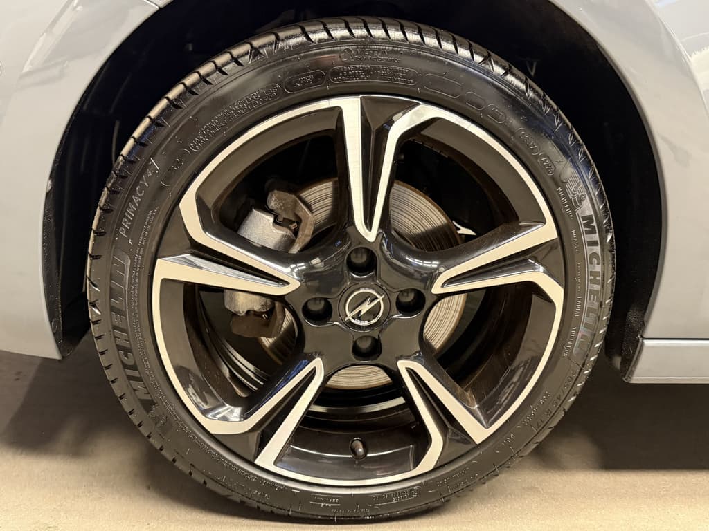 Opel Corsa 1.2 Turbo GS thumbnail 8