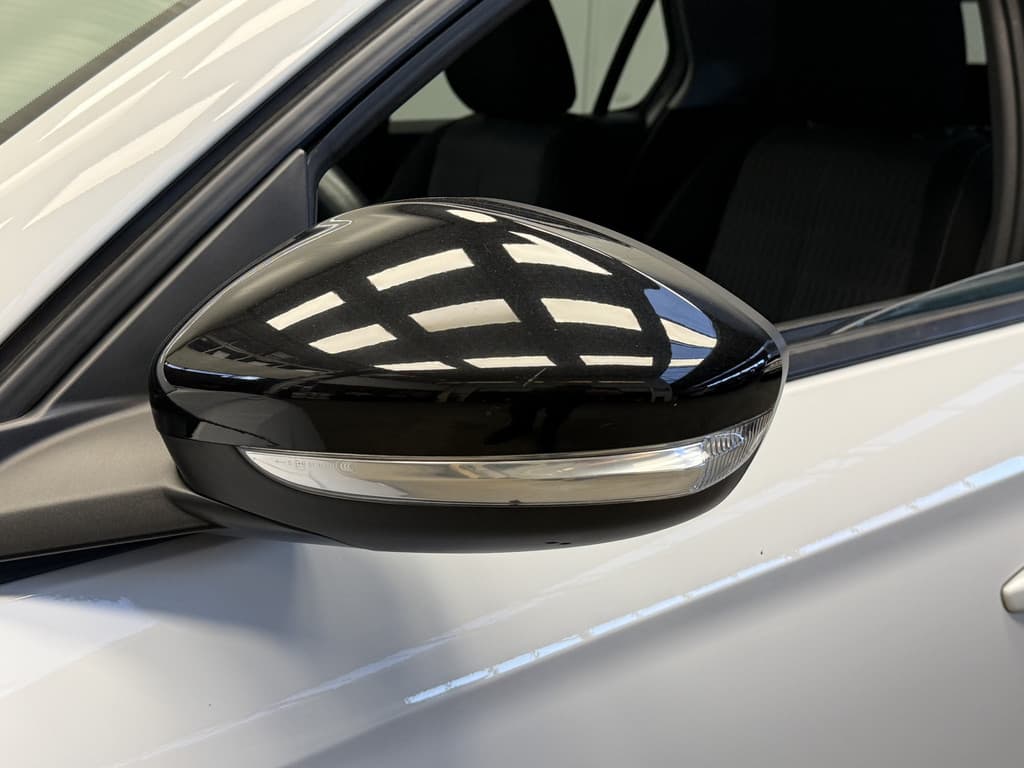 Opel Corsa 1.2 Elegance thumbnail 8