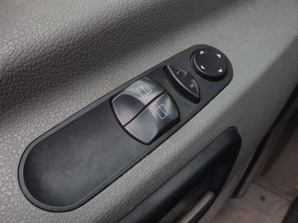 Mercedes-Benz Sprinter 213 2.2 CDI | AIRCO | NAVIGATIE | CRUISE | TREKHAAK | 3-ZITS | NIEUWE APK!! thumbnail 19