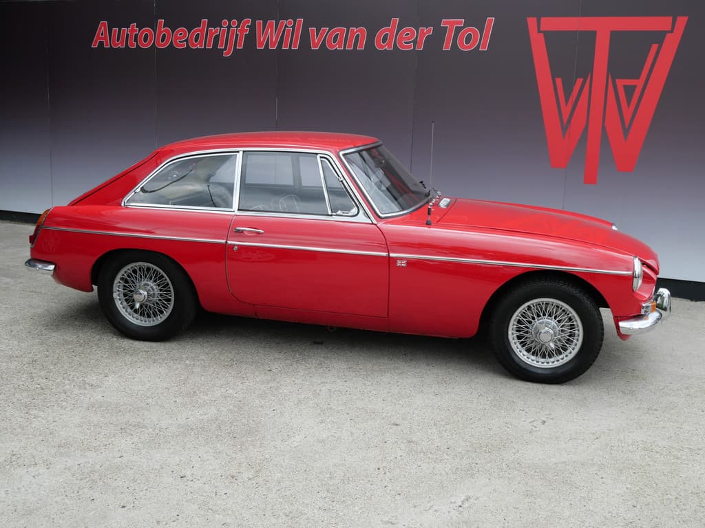 MG B type 1.8 GT OVERDRIVE | LEER | ORIGINEEL | EUROPESE UITVOERING | SUPER STAAT!