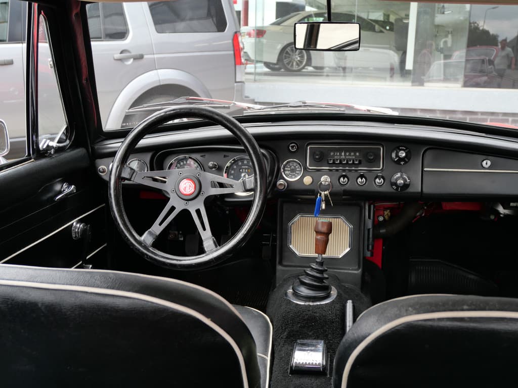 MG B type 1.8 GT OVERDRIVE | LEER | ORIGINEEL | EUROPESE UITVOERING | SUPER STAAT! thumbnail 17