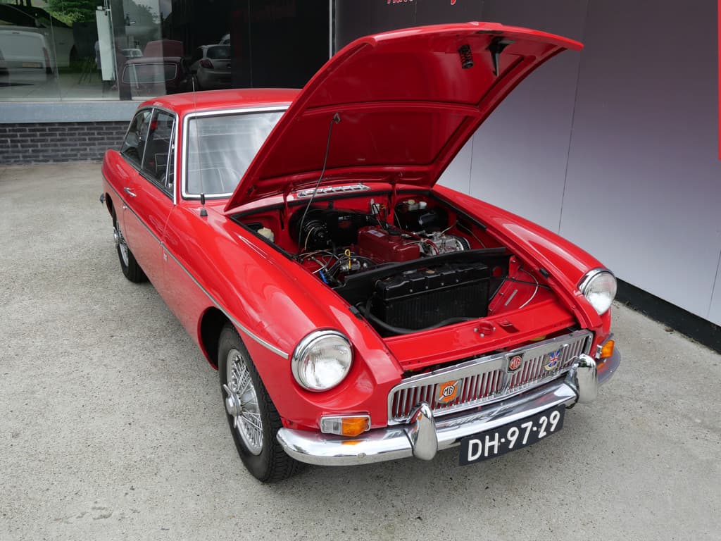 MG B type 1.8 GT OVERDRIVE | LEER | ORIGINEEL | EUROPESE UITVOERING | SUPER STAAT! thumbnail 5