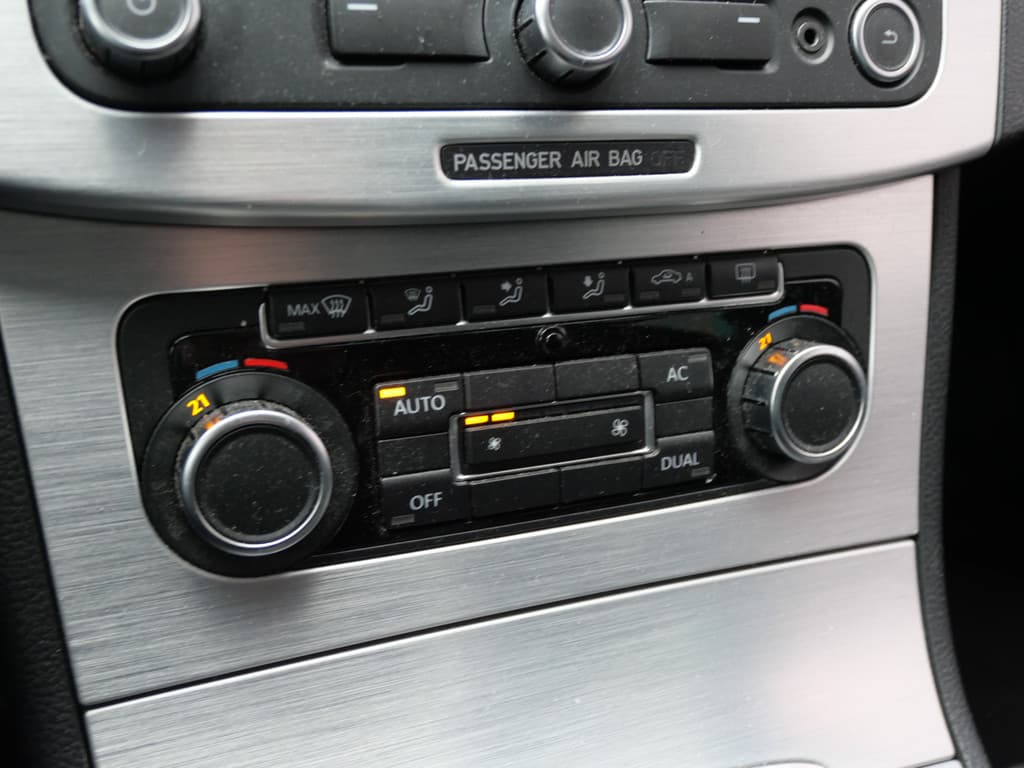 Volkswagen Passat CC 1.8 TSI | NAVIGATIE | XENON | 18 INCH | NL-AUTO | DEALER O-H!! thumbnail 16