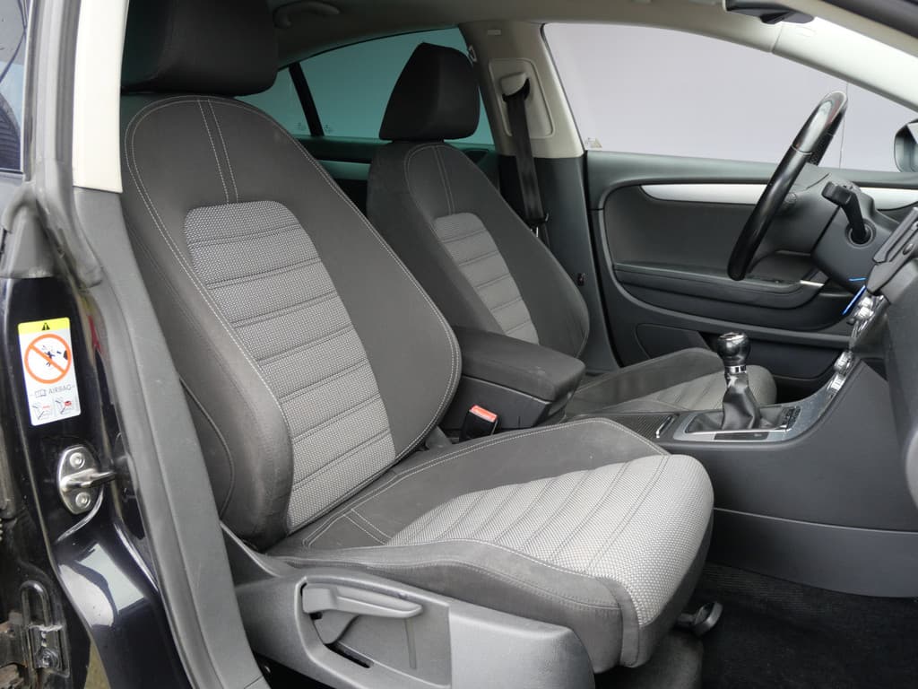 Volkswagen Passat CC 1.8 TSI | NAVIGATIE | XENON | 18 INCH | NL-AUTO | DEALER O-H!! thumbnail 5