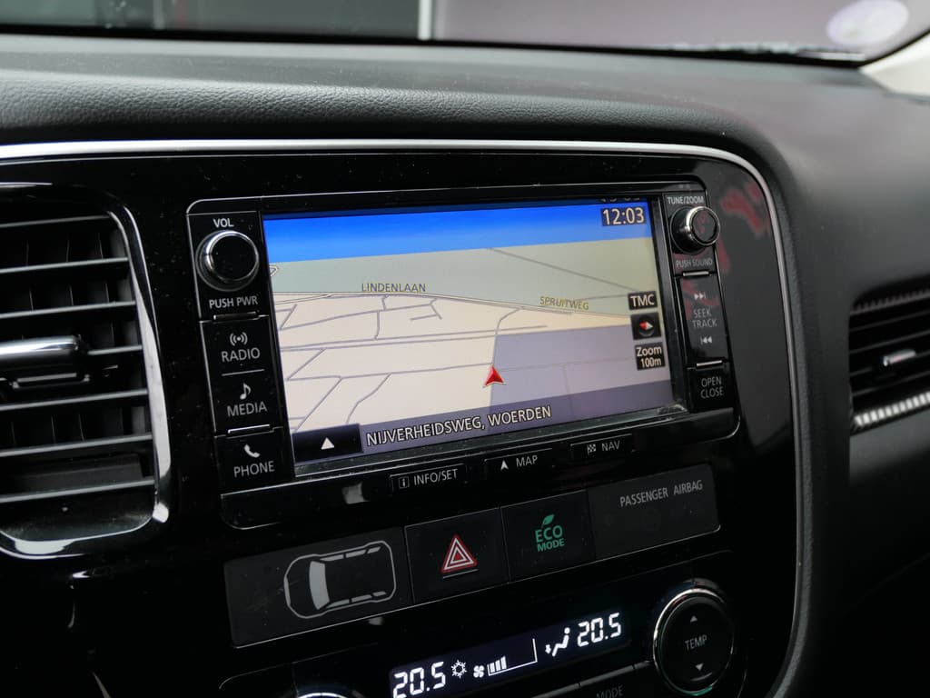 Mitsubishi Outlander 2.0 EDITION | AUTOMAAT | CAMERA | NAVI | TREKHAAK | ALL-SEASON | ALL-IN!! thumbnail 21