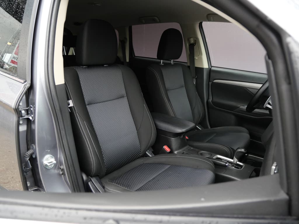 Mitsubishi Outlander 2.0 EDITION | AUTOMAAT | CAMERA | NAVI | TREKHAAK | ALL-SEASON | ALL-IN!! thumbnail 12