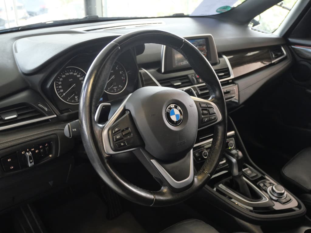 BMW 2 Serie Active Tourer 220i LUXURY | AUTOMAAT | PANORAMA | LEER | CAMERA | NAVIGATIE | 192 PK!! thumbnail 15