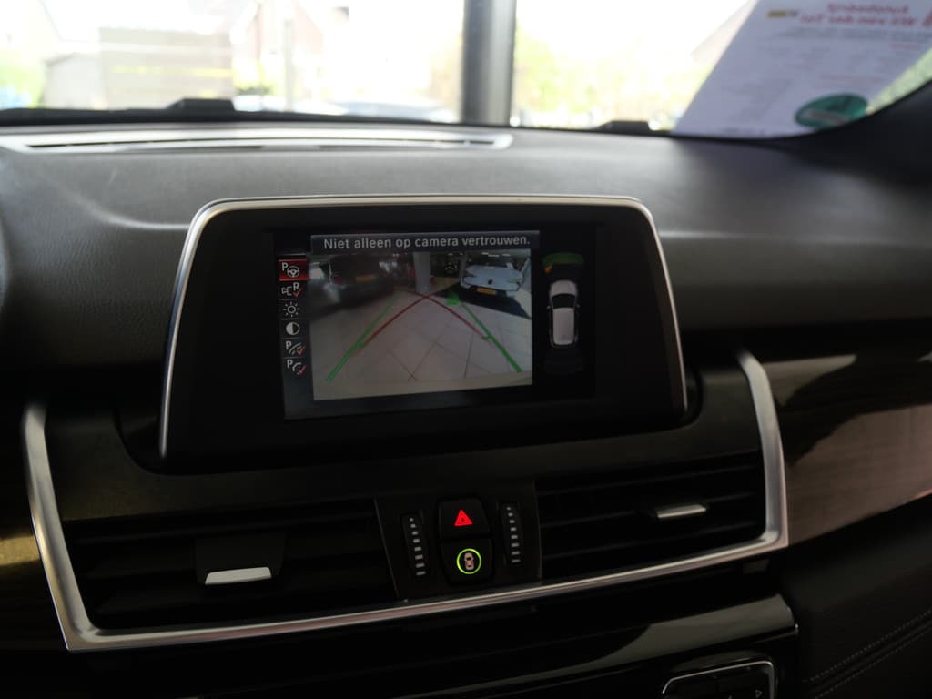 BMW 2 Serie Active Tourer 220i LUXURY | AUTOMAAT | PANORAMA | LEER | CAMERA | NAVIGATIE | 192 PK!! thumbnail 20