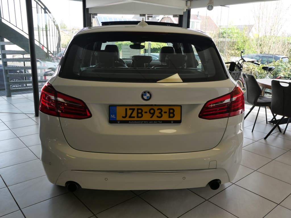 BMW 2 Serie Active Tourer 220i LUXURY | AUTOMAAT | PANORAMA | LEER | CAMERA | NAVIGATIE | 192 PK!! thumbnail 27