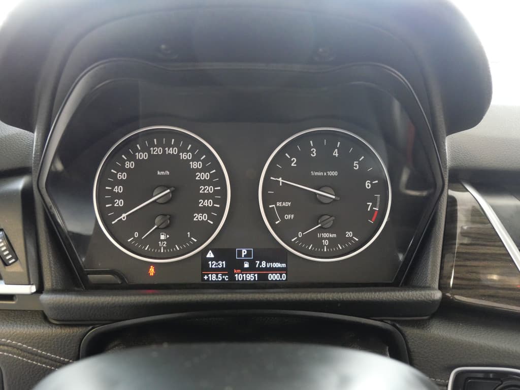 BMW 2 Serie Active Tourer 220i LUXURY | AUTOMAAT | PANORAMA | LEER | CAMERA | NAVIGATIE | 192 PK!! thumbnail 28