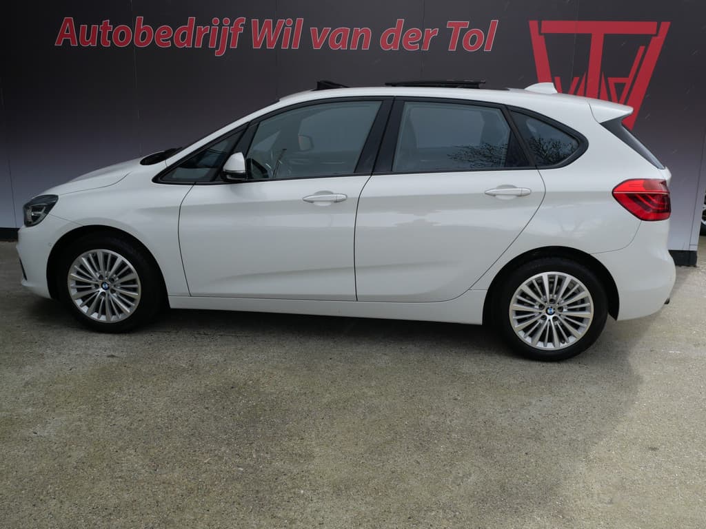 BMW 2 Serie Active Tourer 220i LUXURY | AUTOMAAT | PANORAMA | LEER | CAMERA | NAVIGATIE | 192 PK!! thumbnail 6