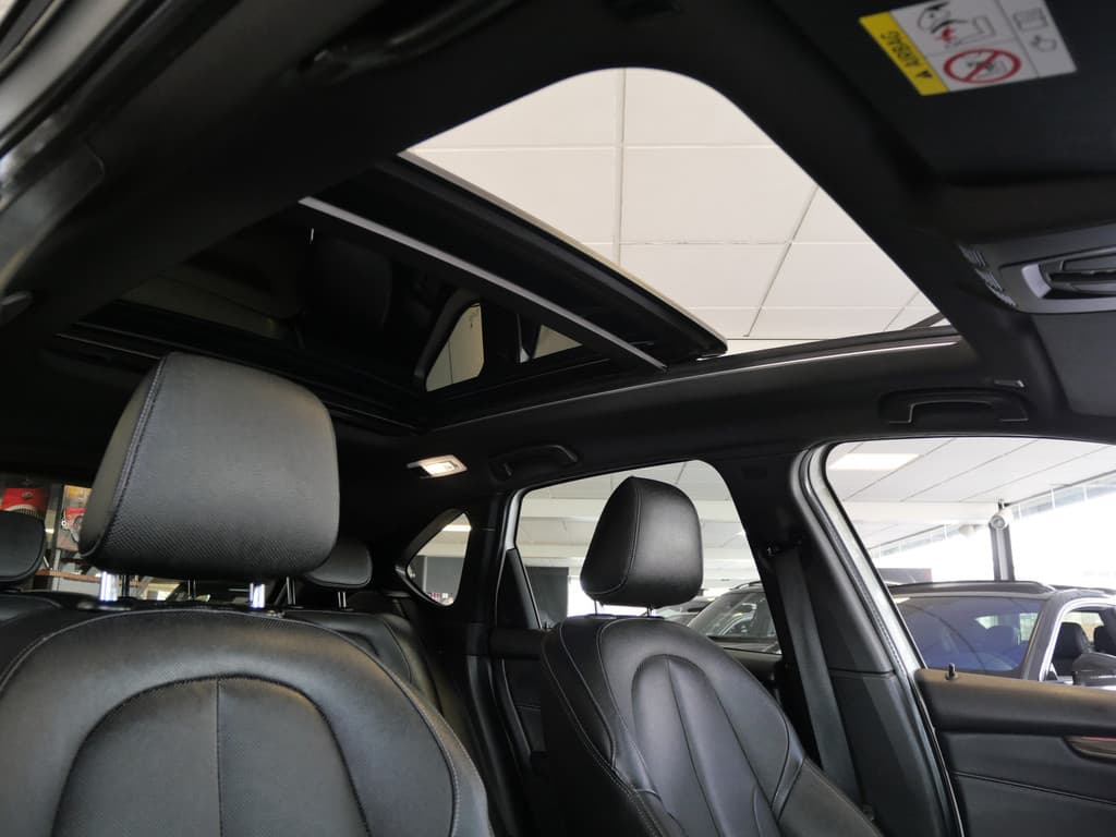 BMW 2 Serie Active Tourer 220i LUXURY | AUTOMAAT | PANORAMA | LEER | CAMERA | NAVIGATIE | 192 PK!! thumbnail 9