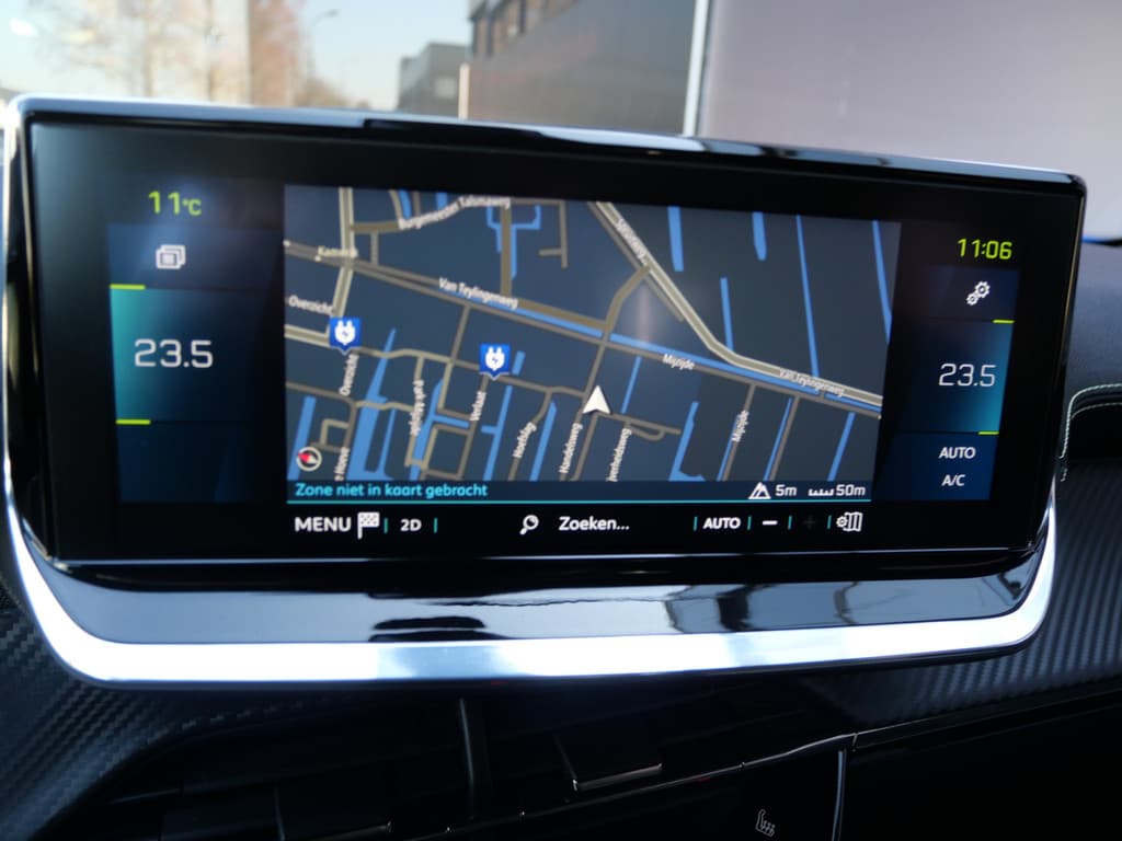 Peugeot E-2008 EV GT-PACK 50 kWh | A.C.C | 3D COCKPIT | TREKHAAK | ALCANTARA LEER!! thumbnail 18