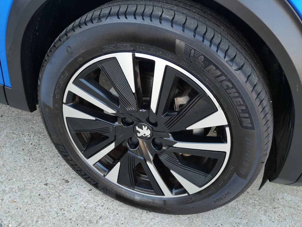 Peugeot E-2008 EV GT-PACK 50 kWh | A.C.C | 3D COCKPIT | TREKHAAK | ALCANTARA LEER!! thumbnail 27