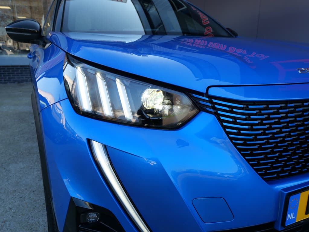 Peugeot E-2008 EV GT-PACK 50 kWh | A.C.C | 3D COCKPIT | TREKHAAK | ALCANTARA LEER!! thumbnail 10