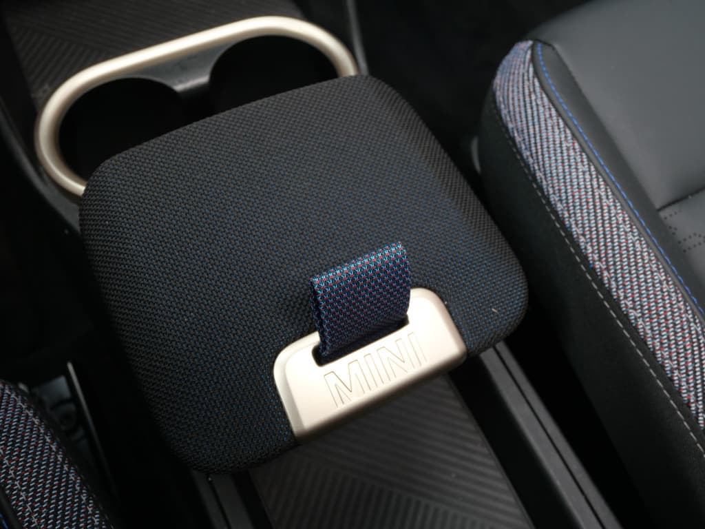 MINI Countryman 2.0 S ALL4 CLASSIC M PLUS | PANORAMA | TREKHAAK | H.U.D | 218 PK | FABRIEKSGARANTIE!! thumbnail 12