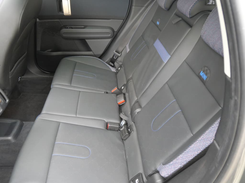 MINI Countryman 2.0 S ALL4 CLASSIC M PLUS | PANORAMA | TREKHAAK | H.U.D | 218 PK | FABRIEKSGARANTIE!! thumbnail 21