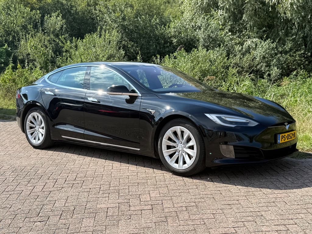 Tesla Model S thumbnail 14