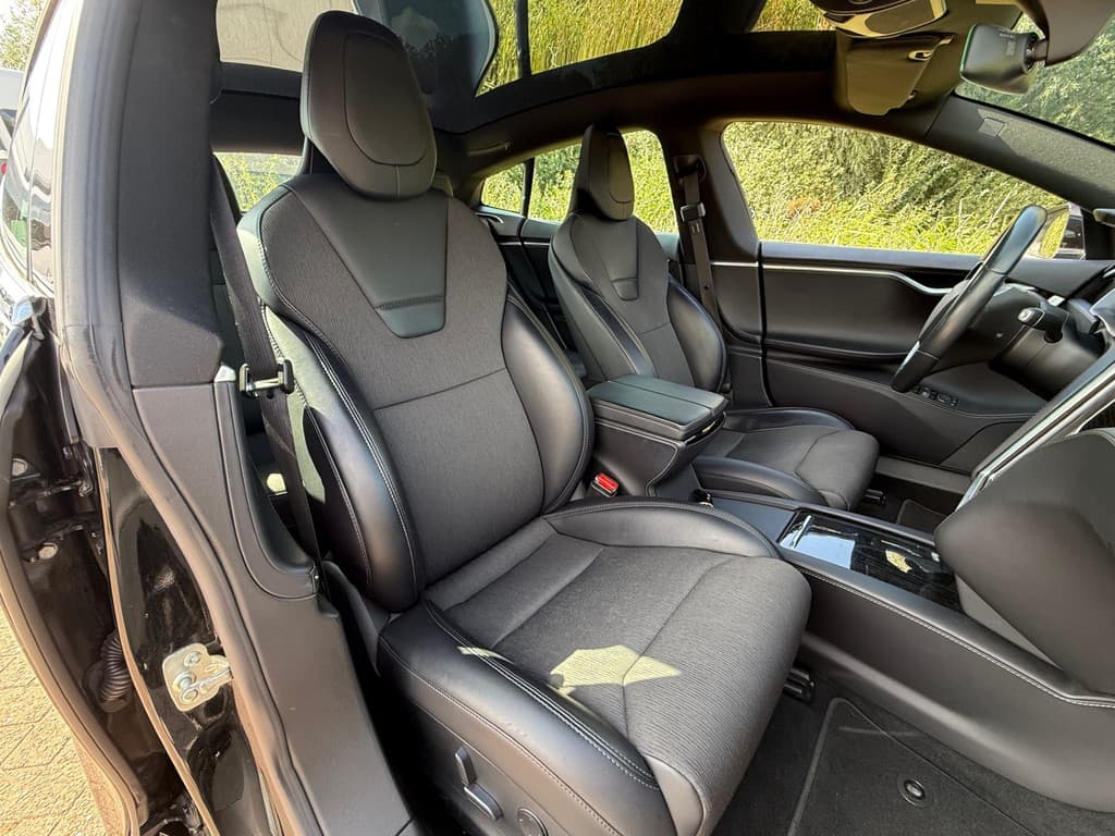 Tesla Model S thumbnail 15