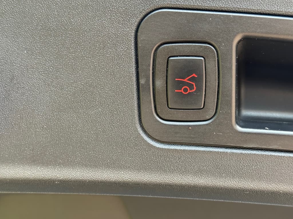 Tesla Model S thumbnail 20