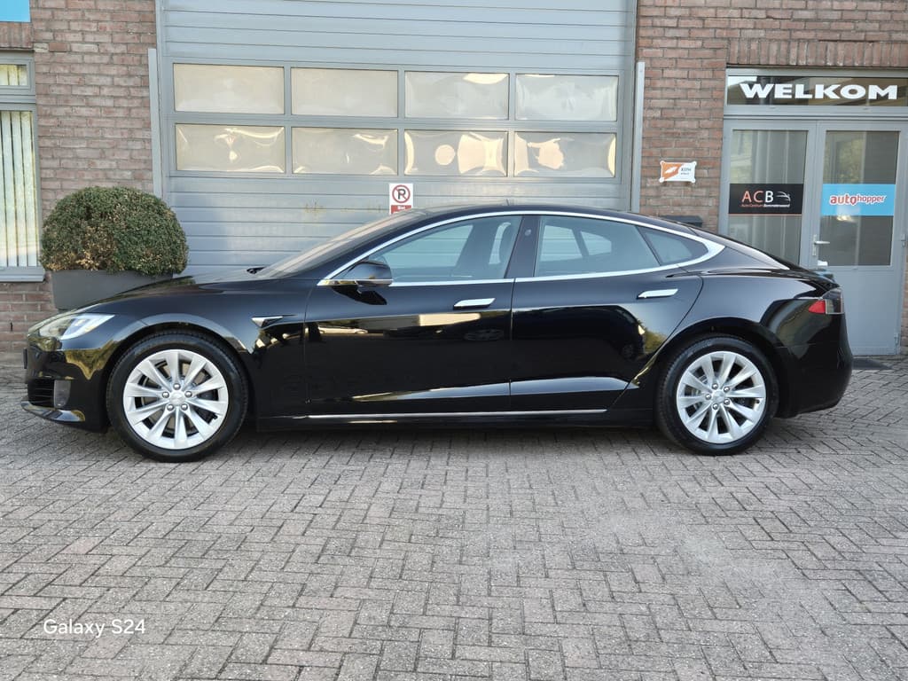 Tesla Model S thumbnail 28