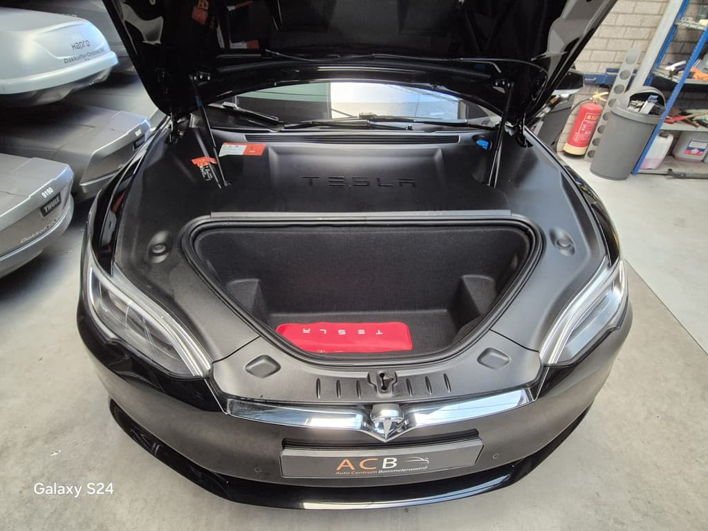 Tesla Model S thumbnail 29