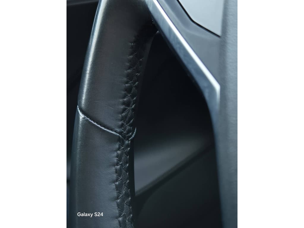 Tesla Model S thumbnail 45