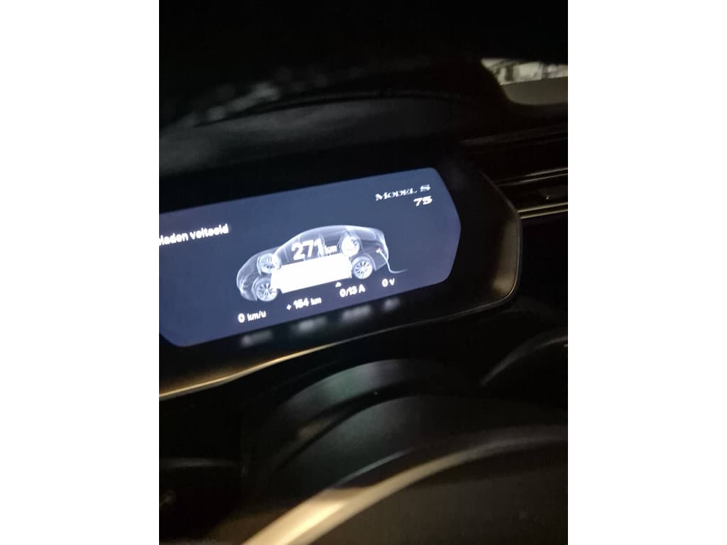 Tesla Model S thumbnail 46