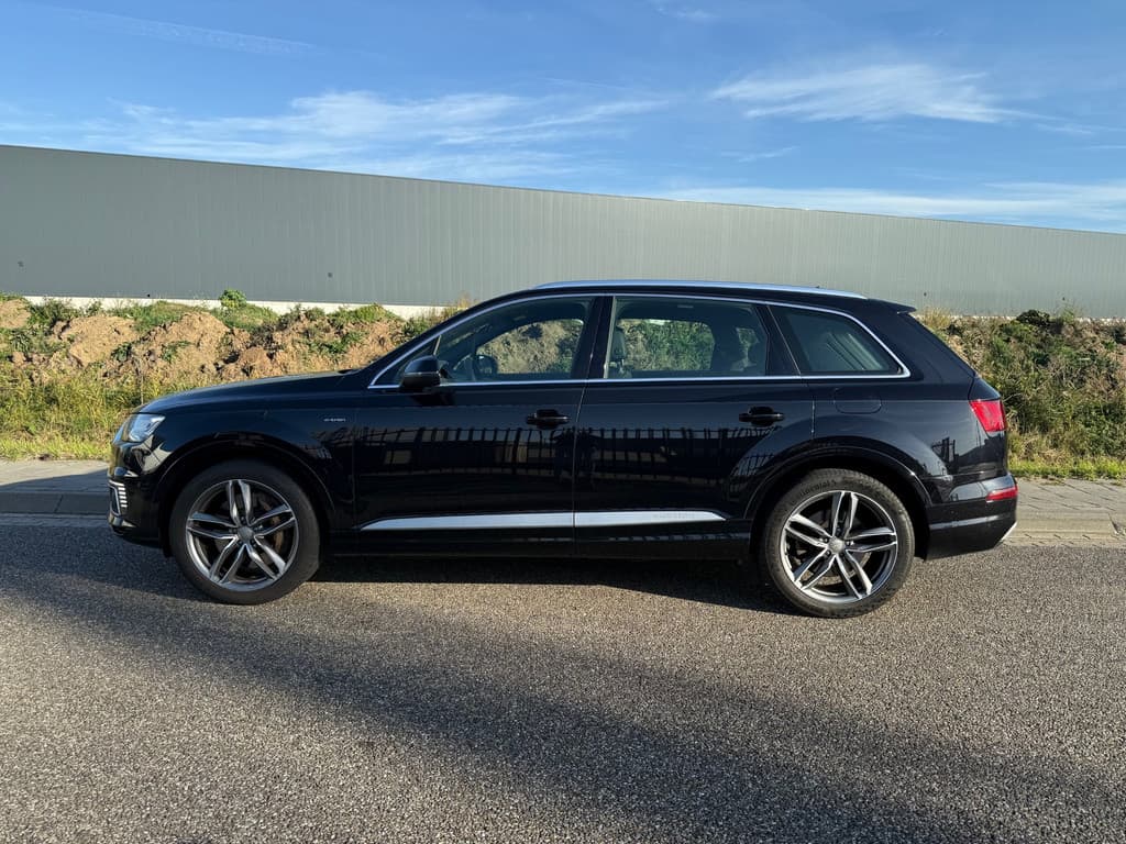 Audi Q7 thumbnail 12