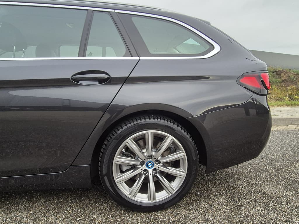BMW 5 Serie thumbnail 24