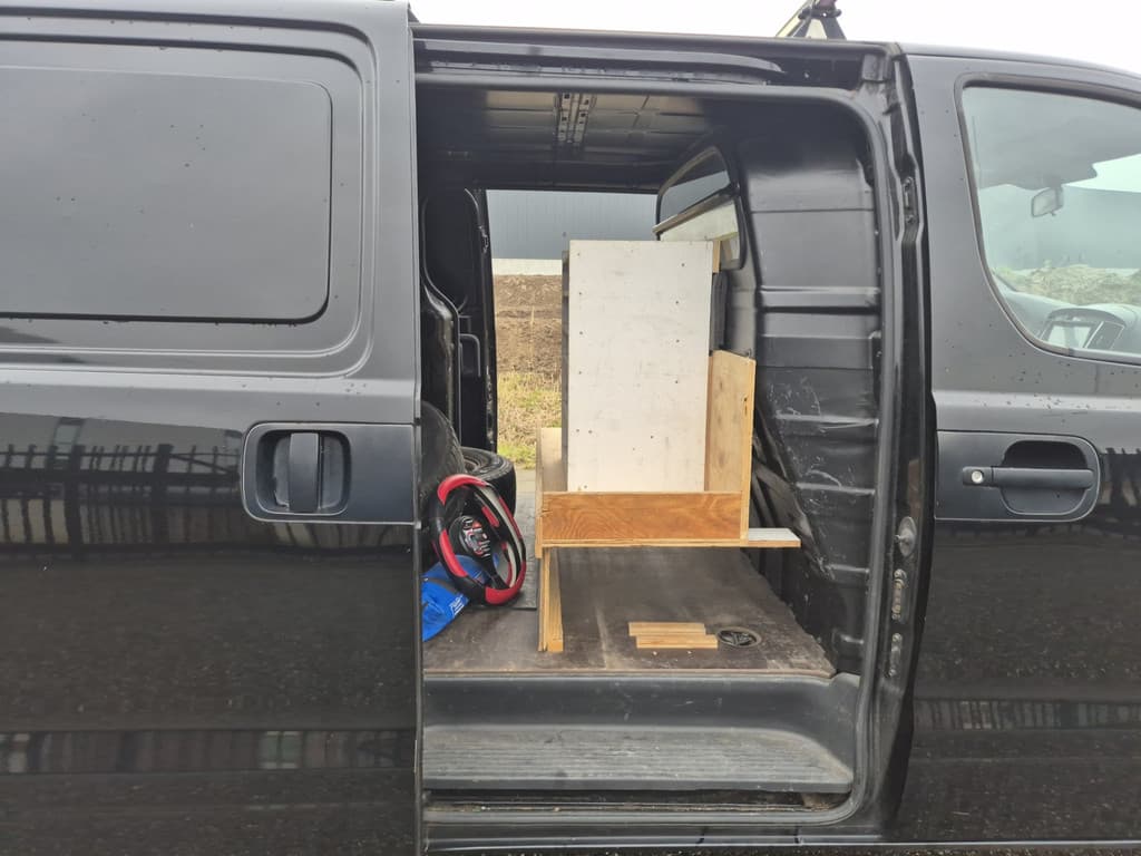 Hyundai H300 thumbnail 5