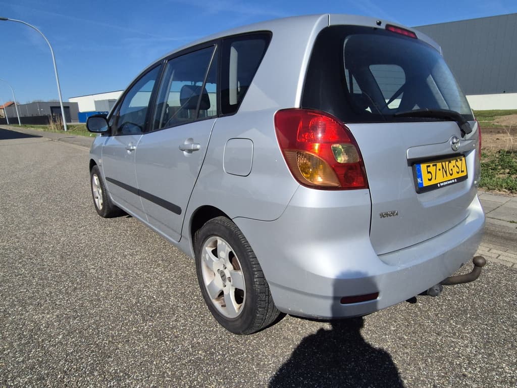 Toyota Corolla Verso thumbnail 13