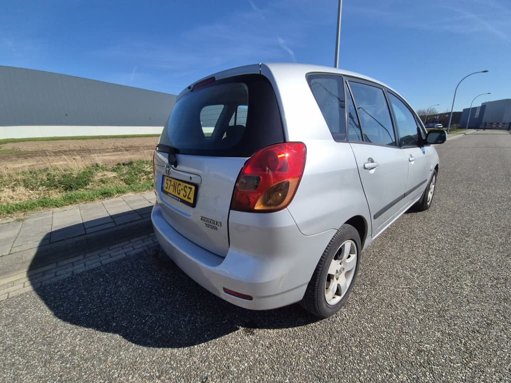 Toyota Corolla Verso thumbnail 3