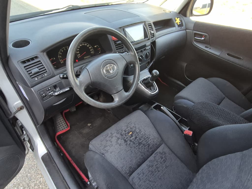 Toyota Corolla Verso thumbnail 29