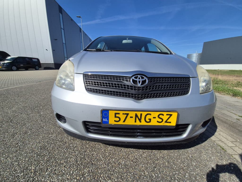 Toyota Corolla Verso thumbnail 6